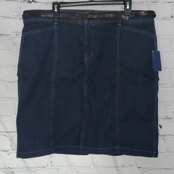 Izod Blue Jean Skirt with Belt and Pockets NWT - Picture 1 of 7